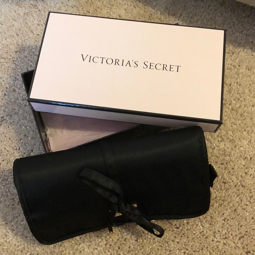 Victoria’s Secret travel makeup/jewelry organizer
